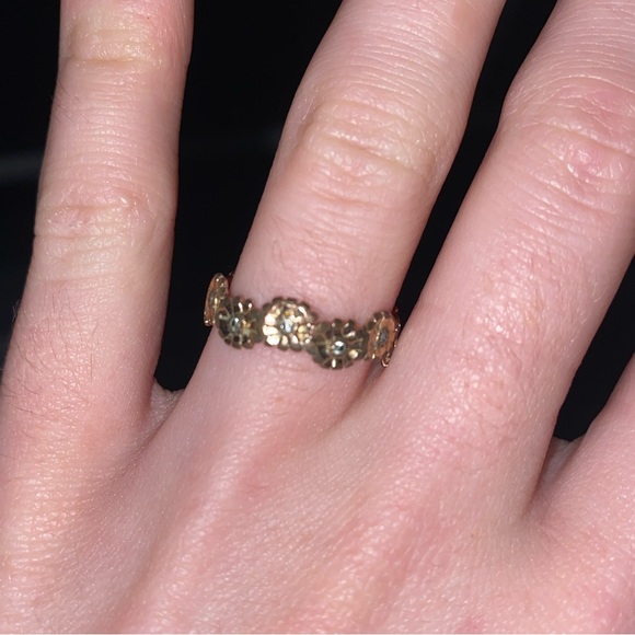COPY - Rose gold daisy chain ring - Picture 3 of 3